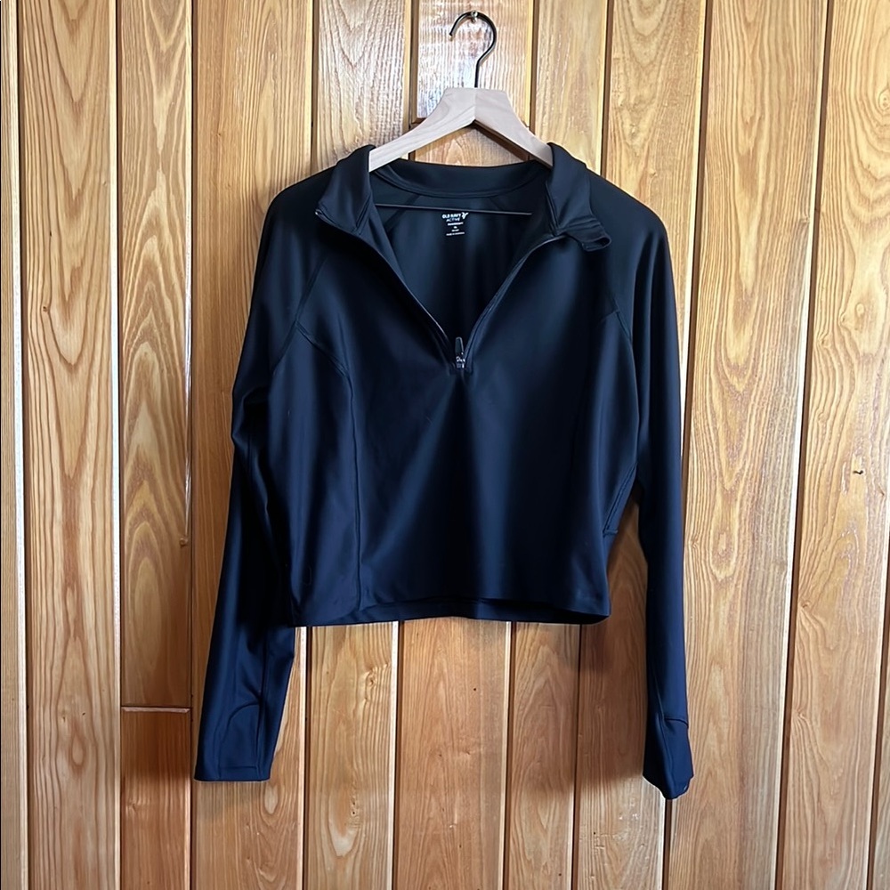Old Navy Black Go-Dry Activewear Crop Sweatshirt